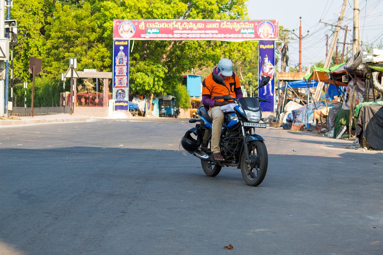 découvrez ce qu'implique le couvre-feu, ses origines, et son impact sur la société. comprenez les raisons derrière l'instauration de certaines restrictions temporelles et les effets sur la sécurité publique.