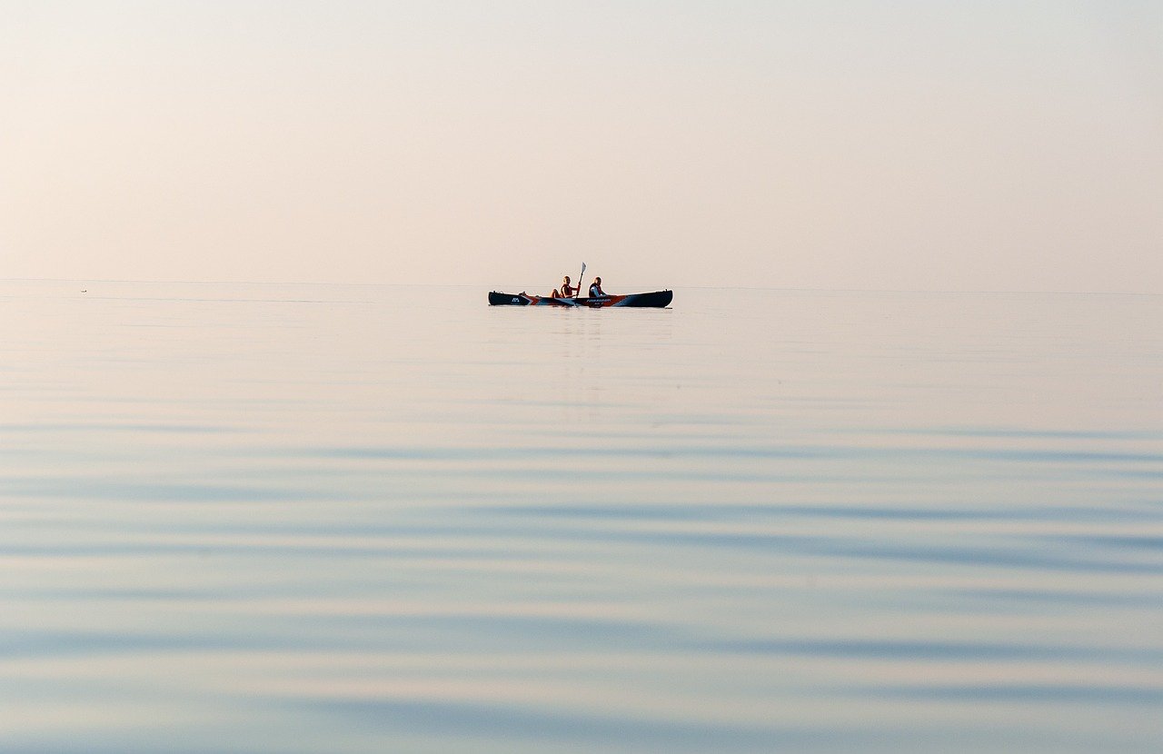 découvrez l'univers du paddle, un sport nautique alliant plaisir et détente. que vous soyez débutant ou expert, explorez nos conseils, techniques et astuces pour profiter pleinement de cette activité en pleine nature.