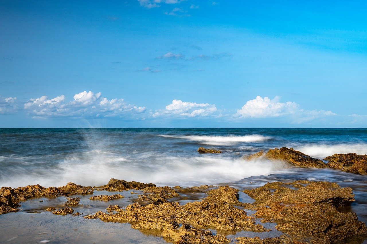 découvrez la plage de st. françois, un bijou de la côte caribéenne, offrant des eaux cristallines, du sable doré et une ambiance paisible. parfaite pour la baignade, le snorkeling et les soirées au coucher de soleil.